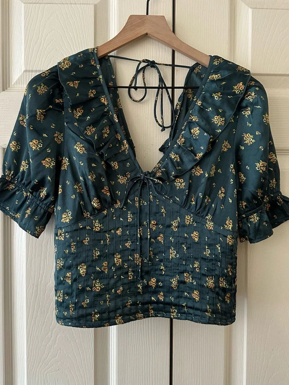 FREE PEOPLE Y2K Dark Green Floral Tie-Front Satin Peplum Deep V-Neck Blouse
